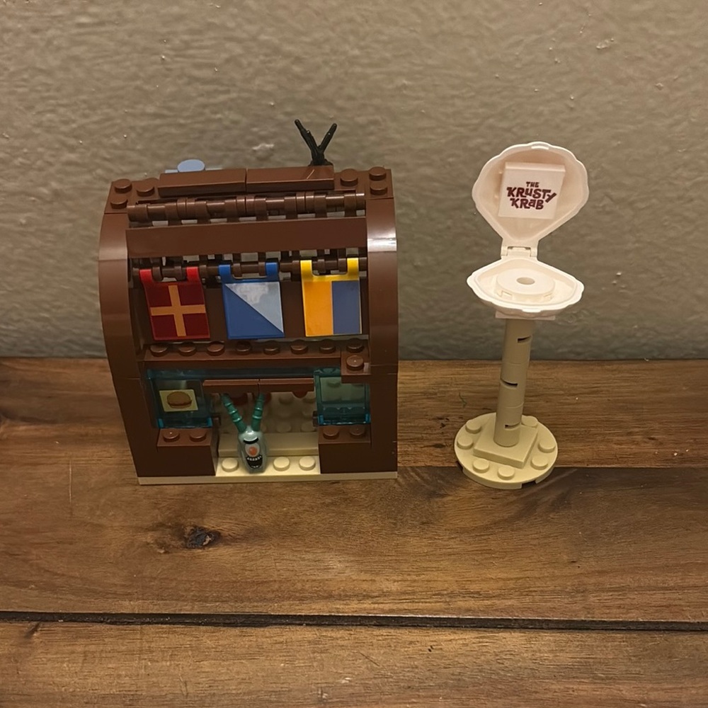 LEGO Brown and Blue Building Set